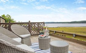 Lake View Cottage